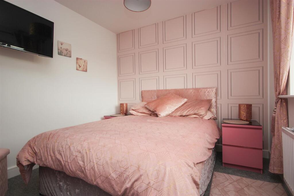bed 4.JPG