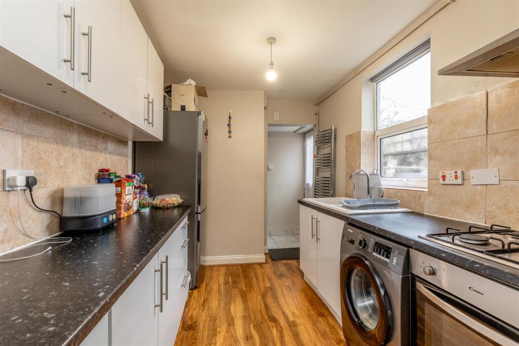 Freemantle Road, Eastville Kitchen 2.jpg
