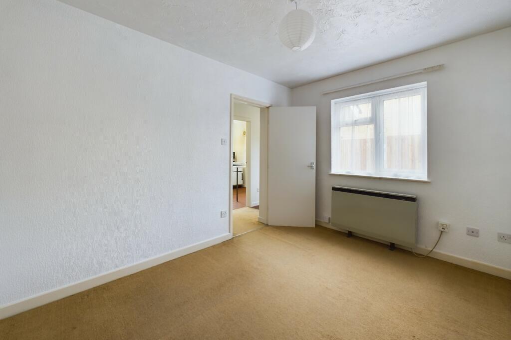 CAM02545G0-PR0256-STILL002