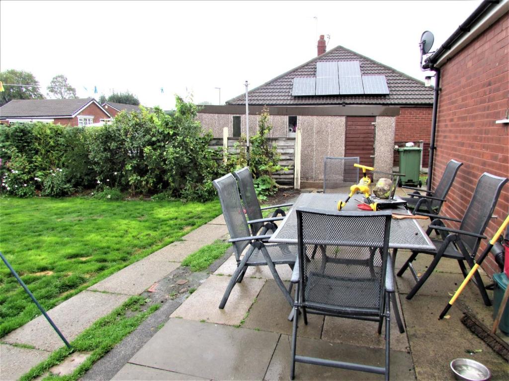 MontgomerySt81gdn2.JPG