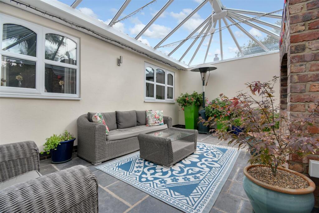 Covered Al Fresco