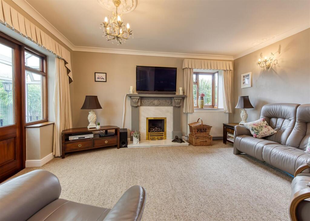 32 Billy Buns Lane-Living Room.jpg