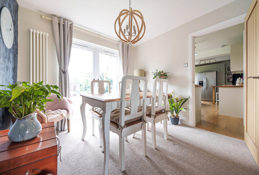 Sitting/Dining Room