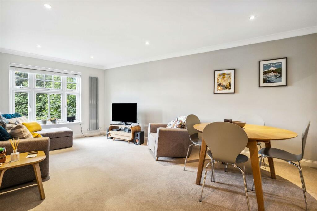 Flat 4 Forrest Court, Rosendale Road, Herne Hill, 