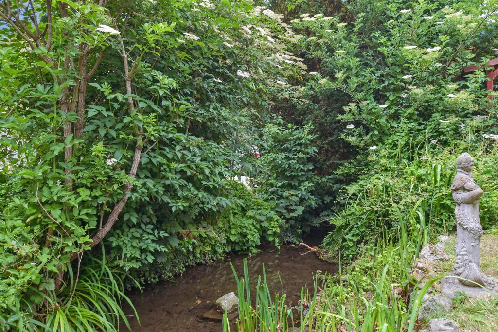 External Lifestyle Photograph