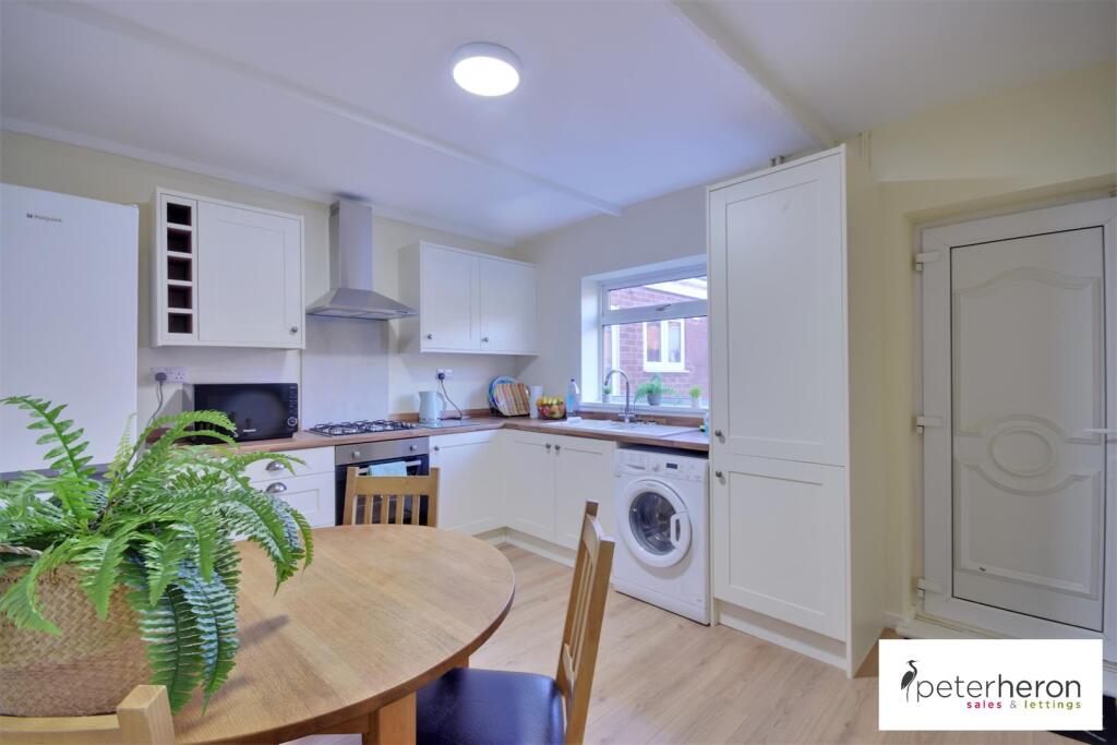 Breakfasting Kitchen