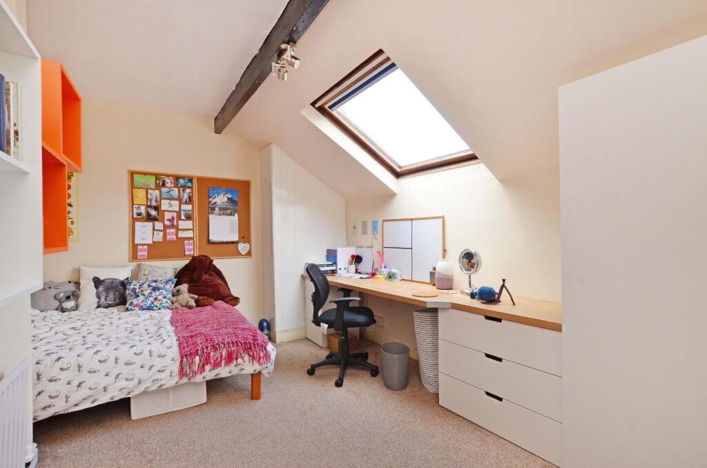 446 Ecclesall Road, bedroom 5.JPG