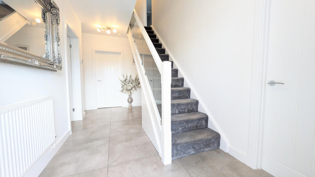 PXL_20250822_125614748.MP~2