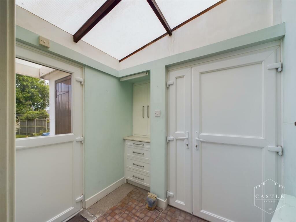 REAR ENTRANCE PORCH