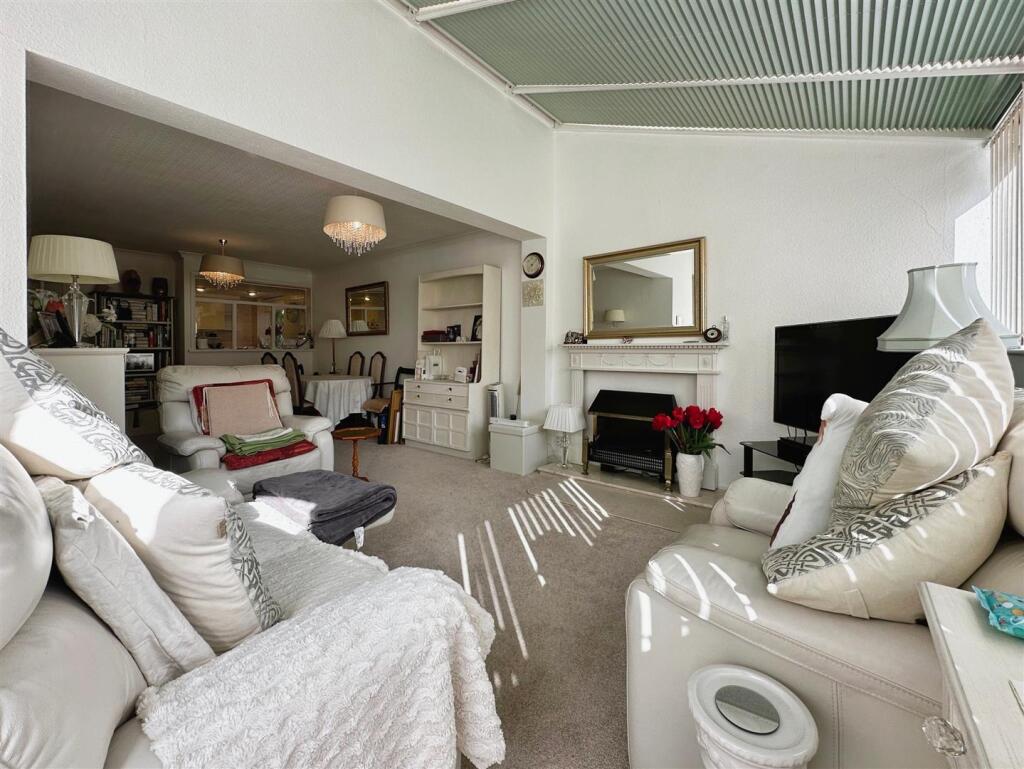 2ea67a8c-image_picker_8B373915-DA71-4567-B285-00E0