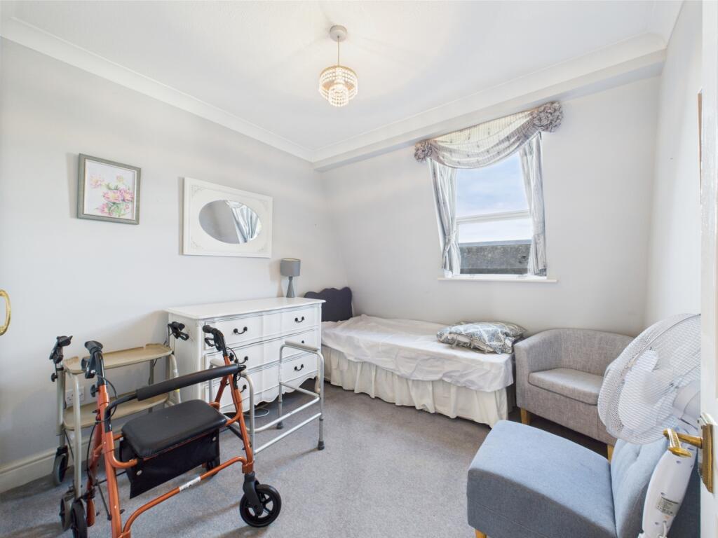 CAM01740G0-PR0385-STILL015