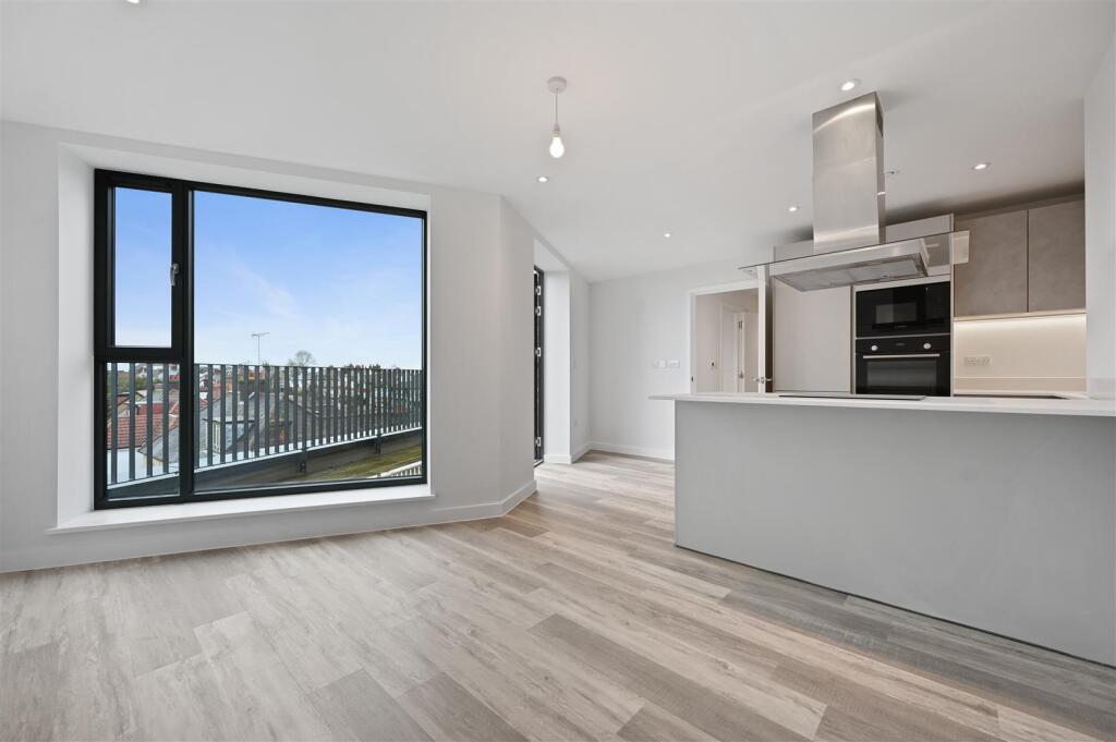 AWrealty - Flat 32, Bejoux Court - Reception3 (1).