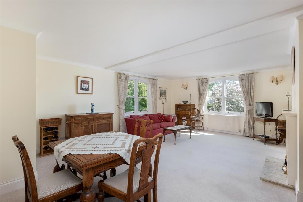 8 Wychwood House-3.jpg