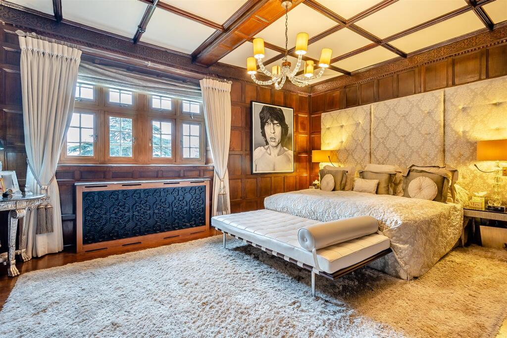 8588477-interior49.jpg
