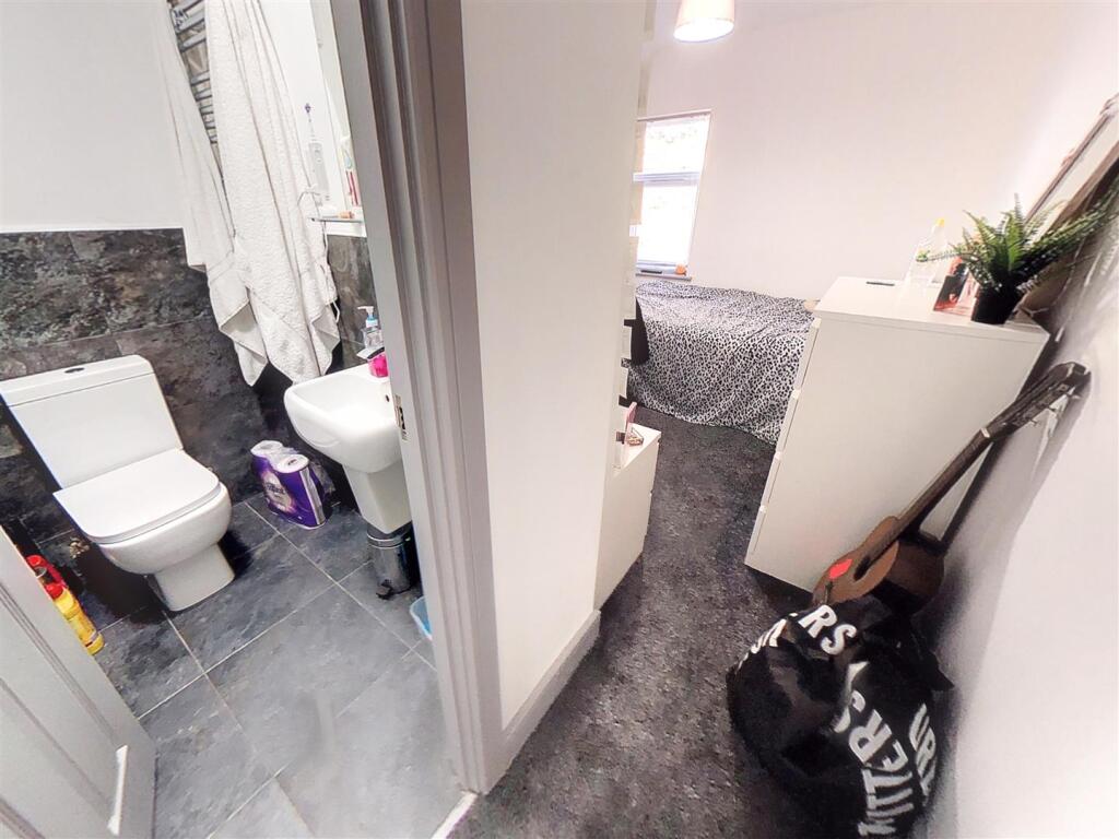 Screenshot 2024-10-0