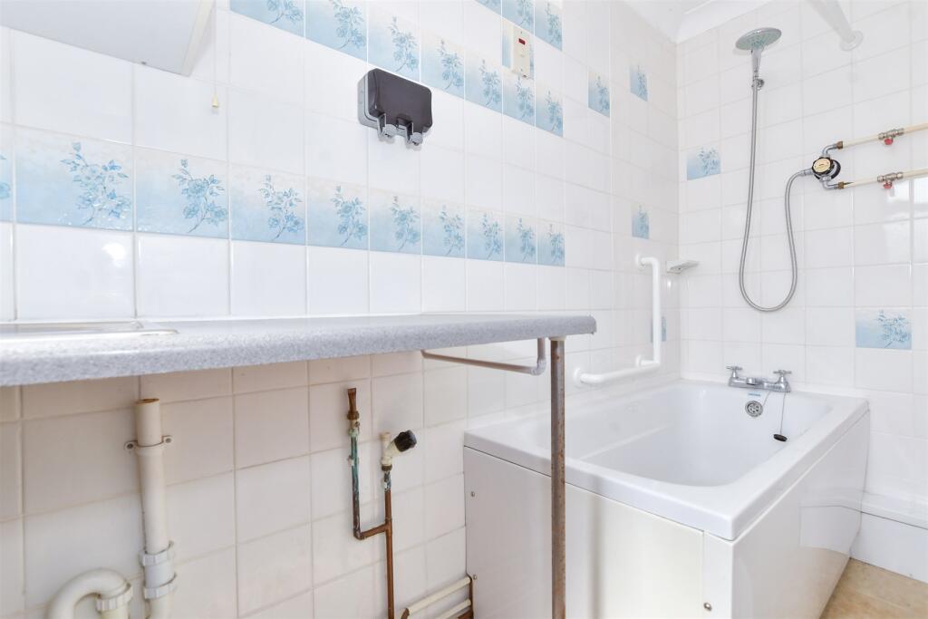 Bathroom/Utility Room