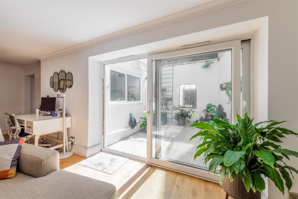 Flat 1, 37 Montpelier Crescent-9.jpg