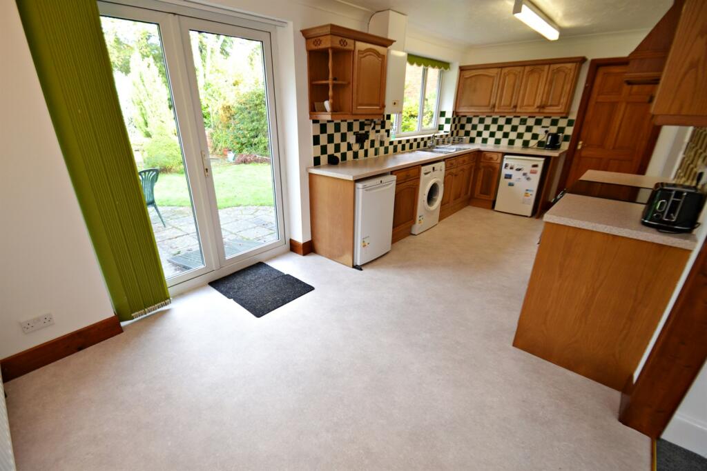 Kitchen/Breakfast Ro