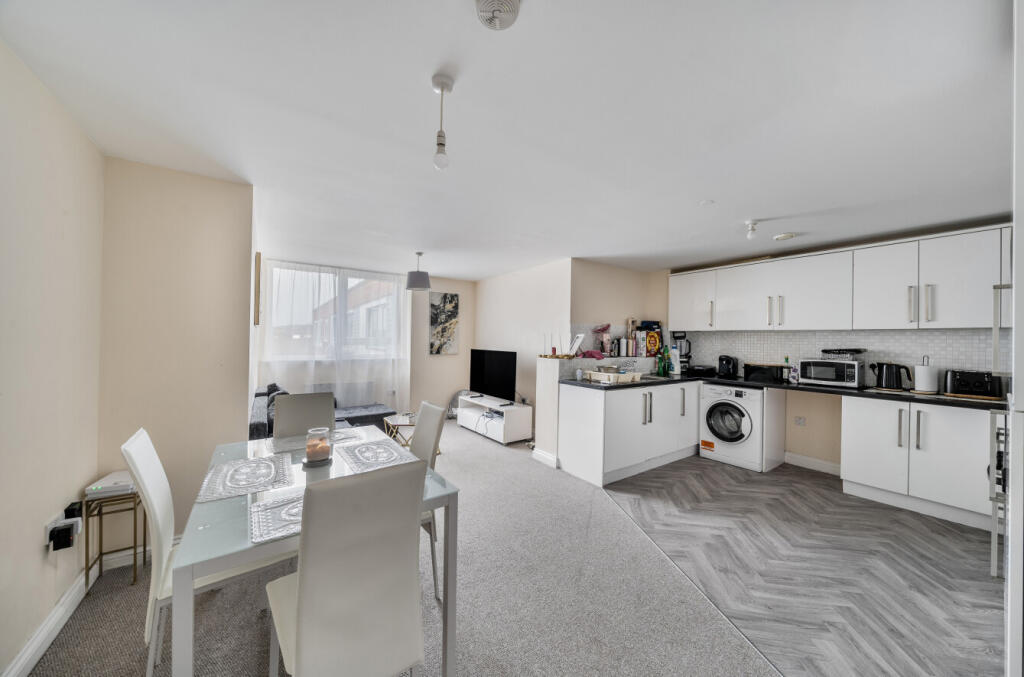 1358318-11-68d3c9...