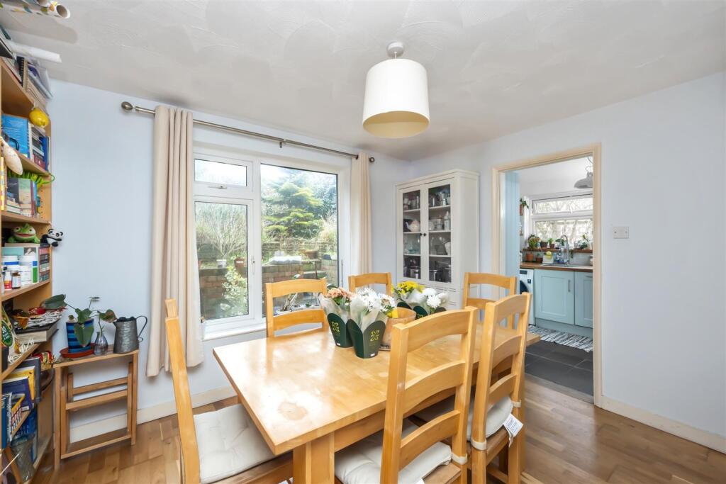 Chichester Close 3 DINING.jpeg