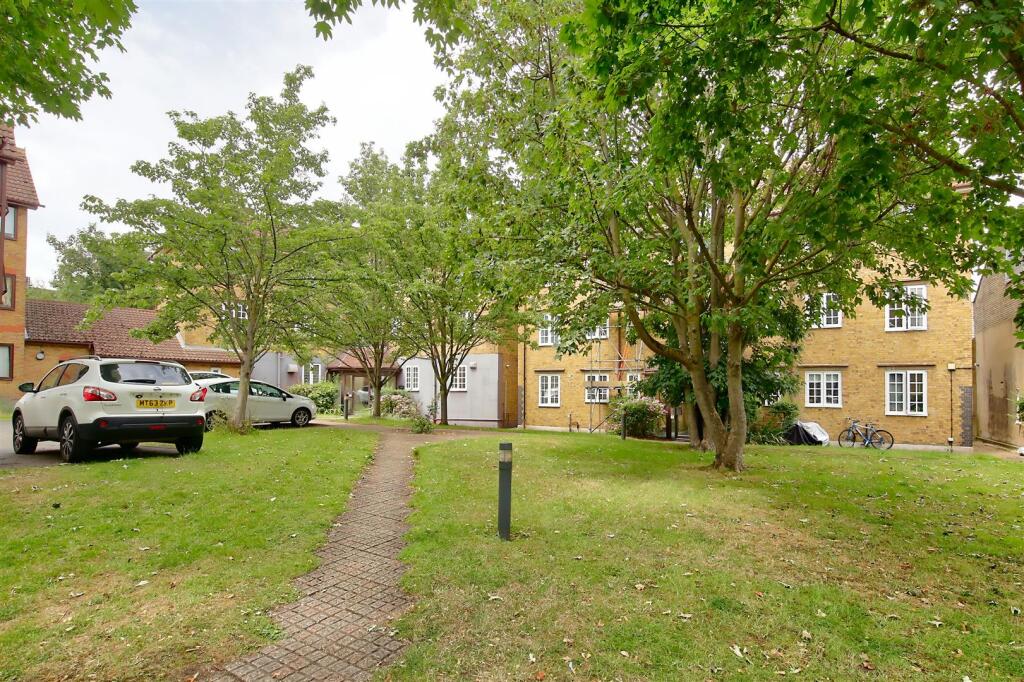 11_chelsea_court_putney_bridge_road_image1_18626_4