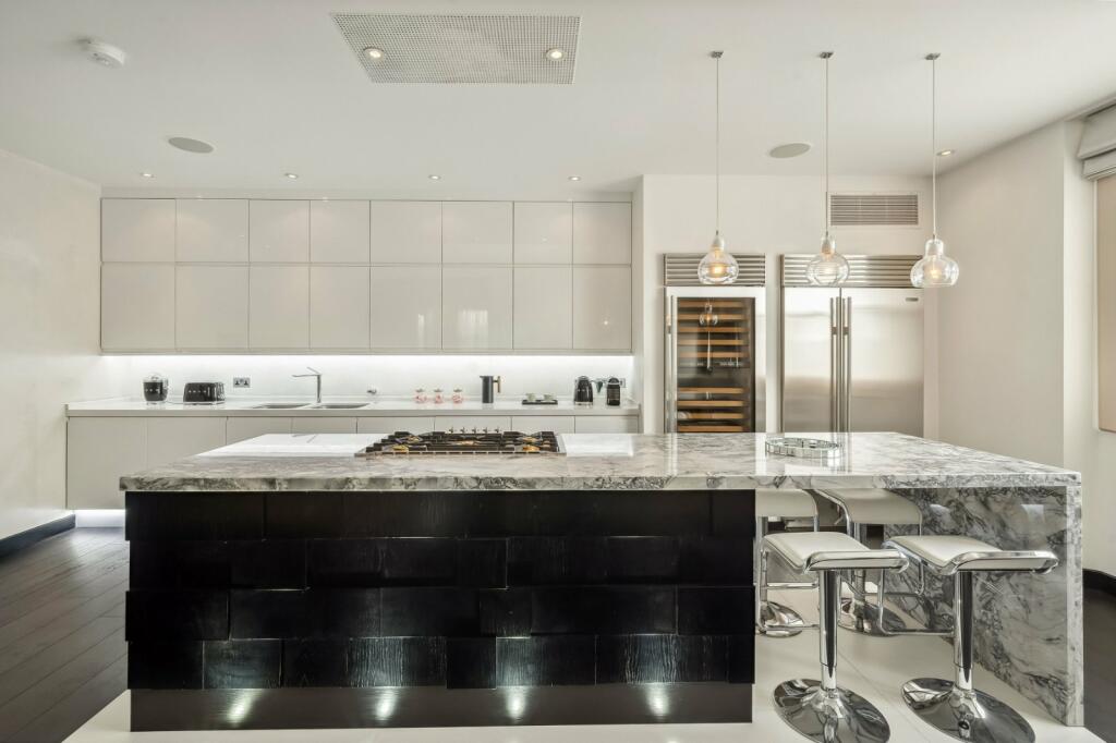 Breakfast Bar