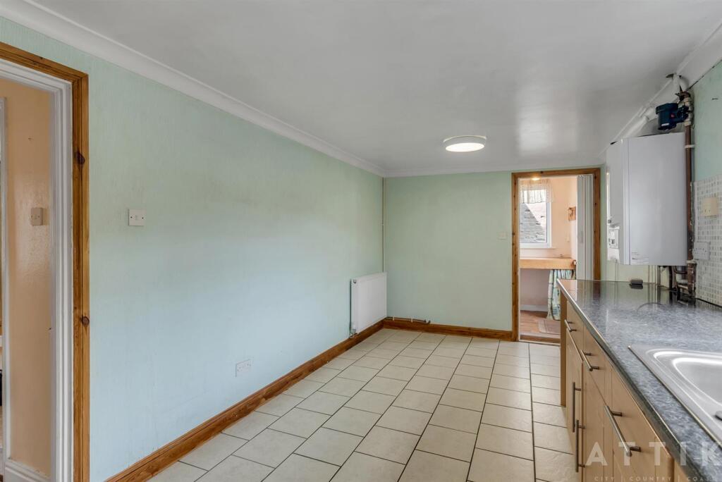 28 Norwich Road Halesworth IP19 8BX (5).jpg