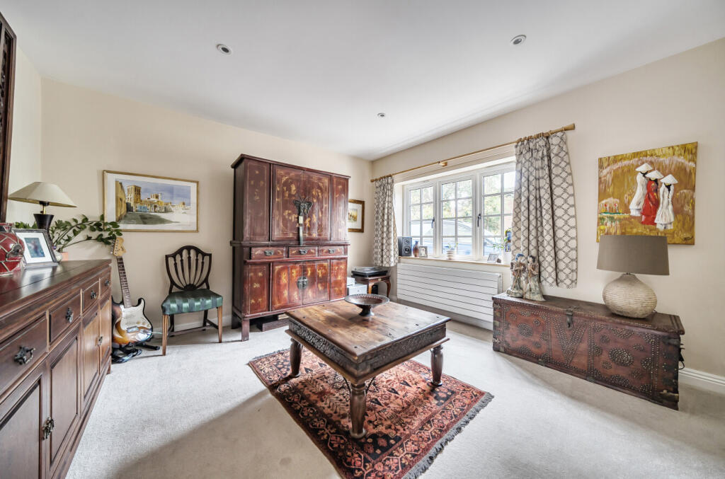 1345899-13-68b6d1...