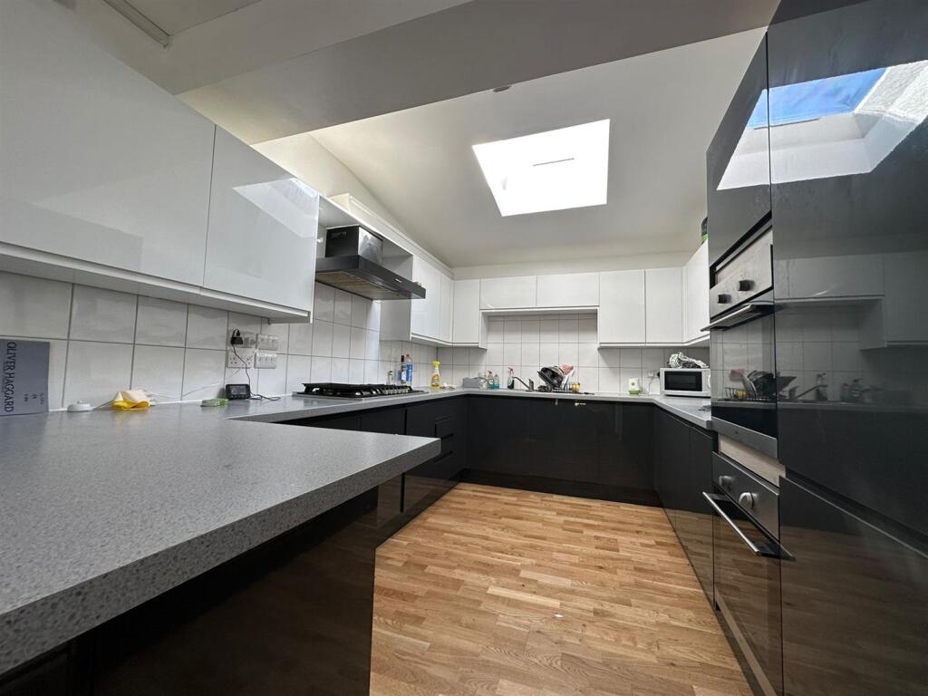 56BRN kitchen (4).jpg