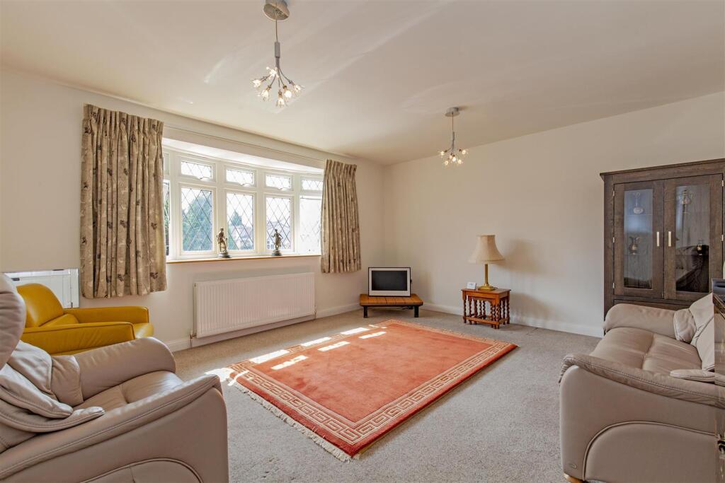 Reception Room-1.jpg