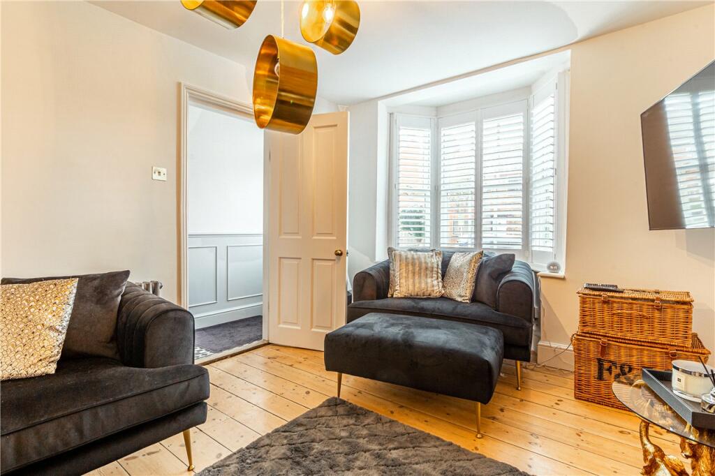 Sitting Room/Bed 3