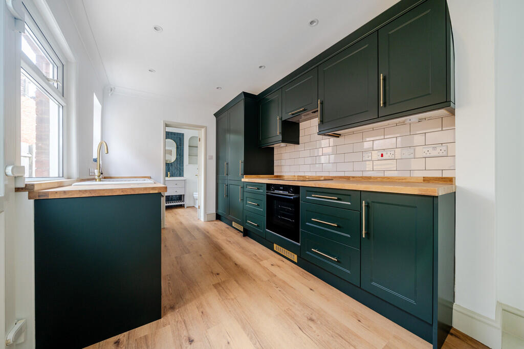 1331077-7-6883a96...