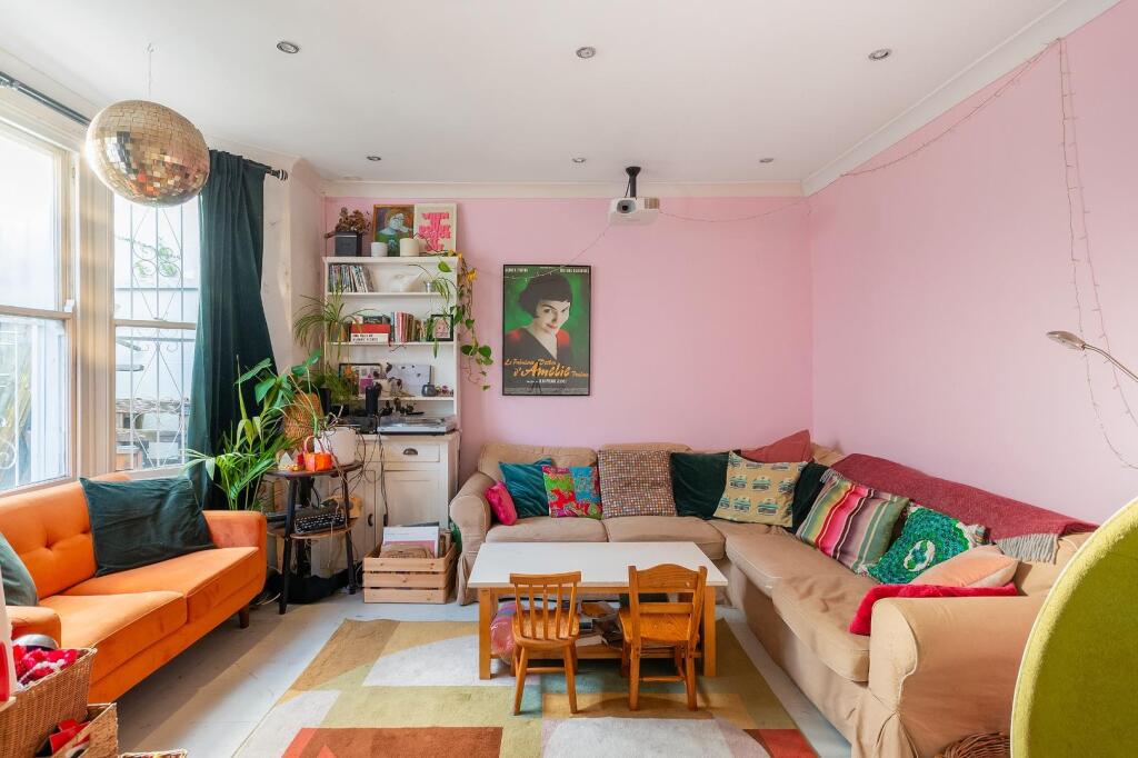 1B0RMR - Living Room D.jpg