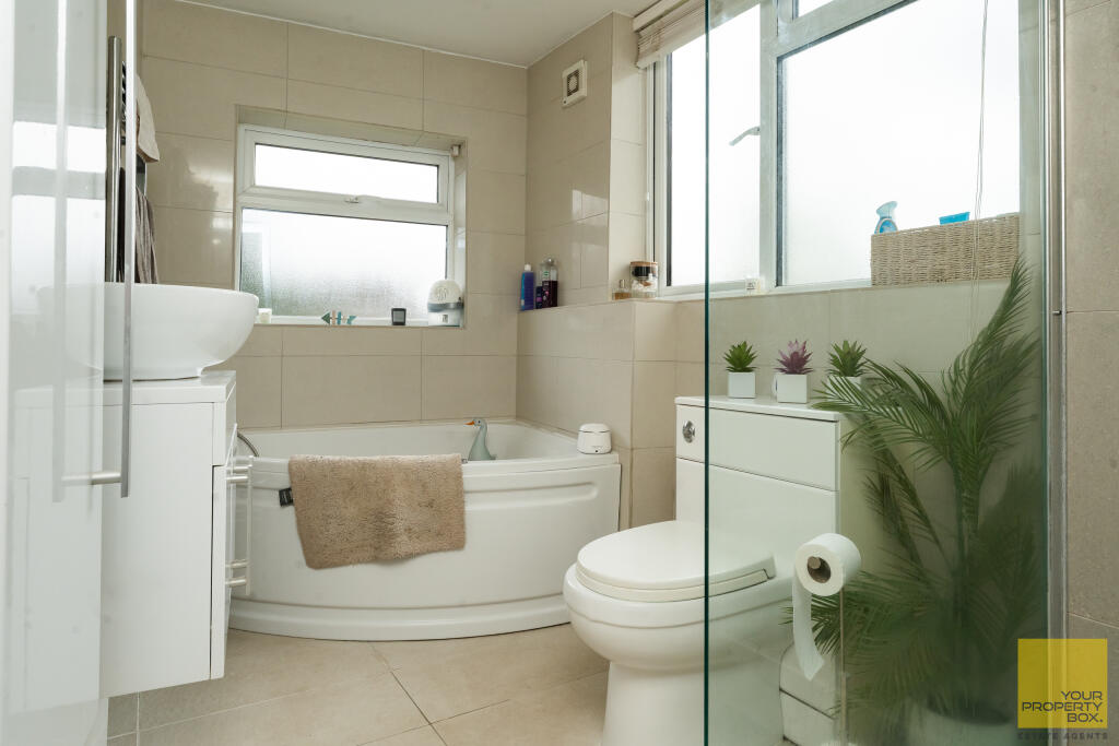 8 Northwick Road0092