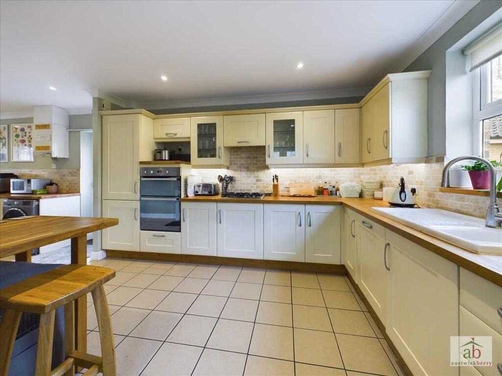 Kitchen/diner/Family