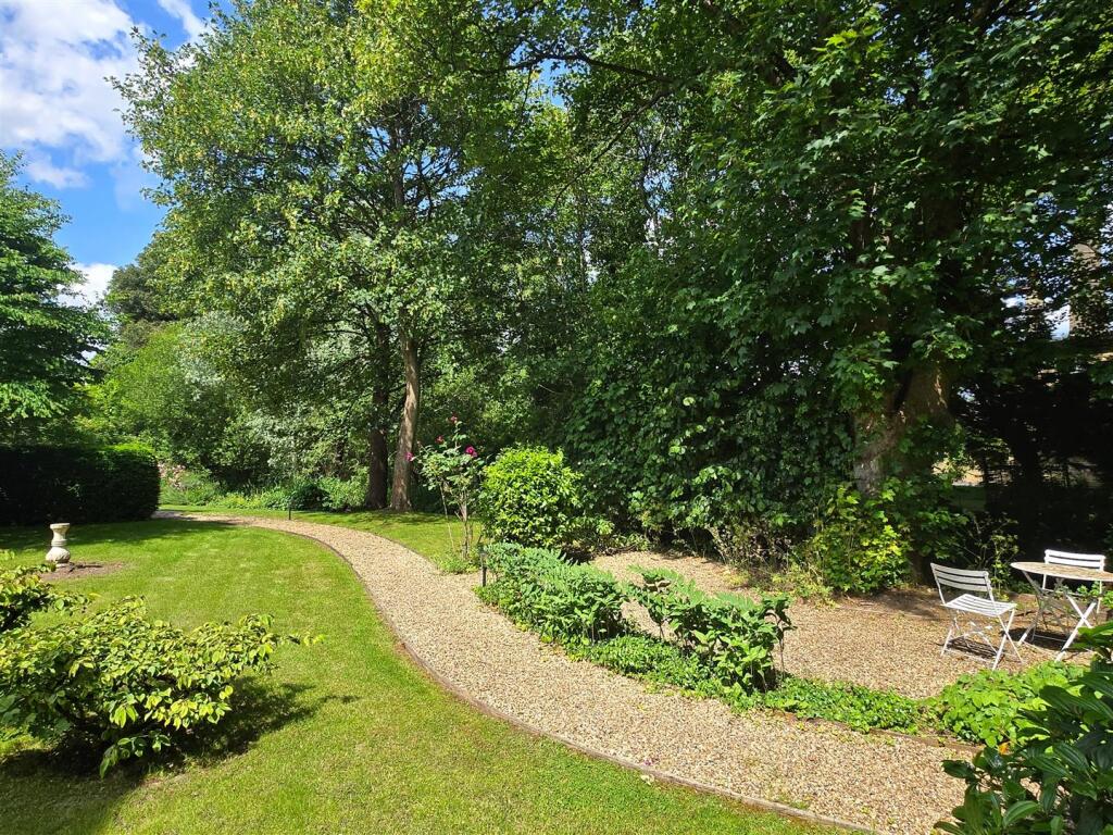 Attractive Communal Gardens