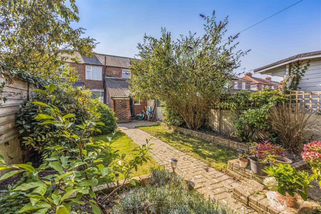 269 Highbury Grove, Cosham-Small-PorticoMarketing-