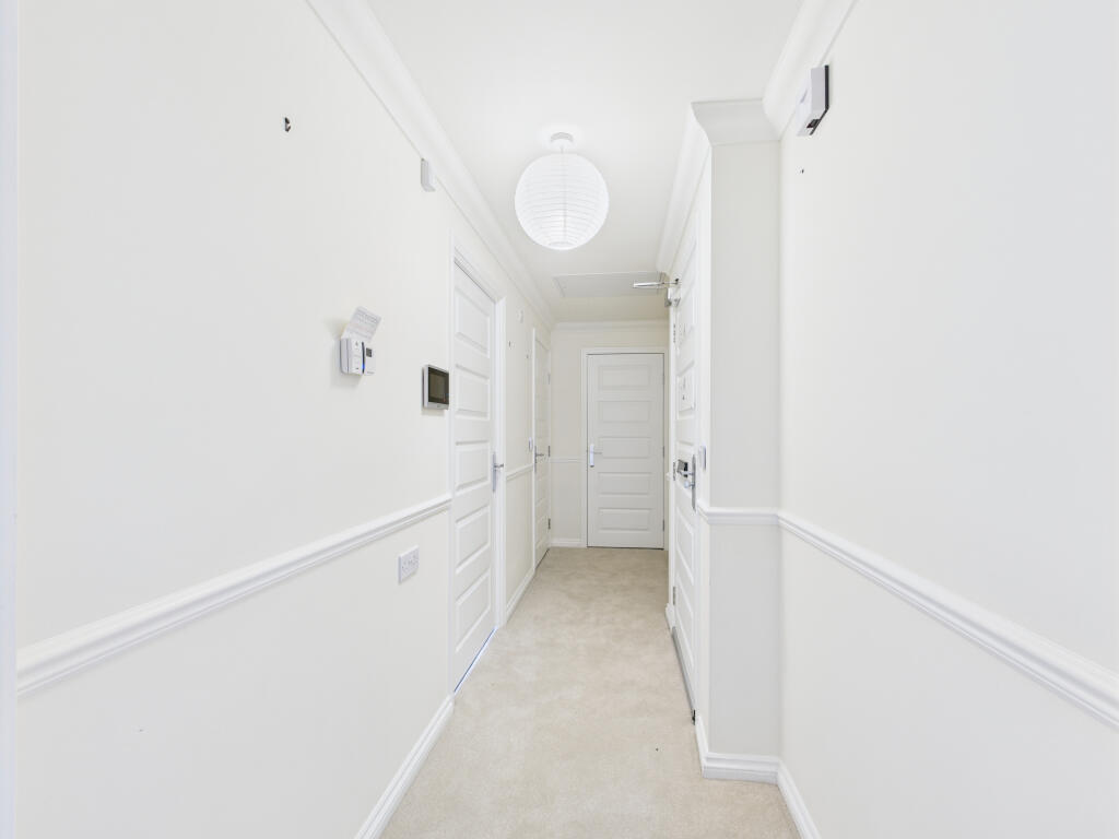 CAM01354G0-PR0561-STILL009