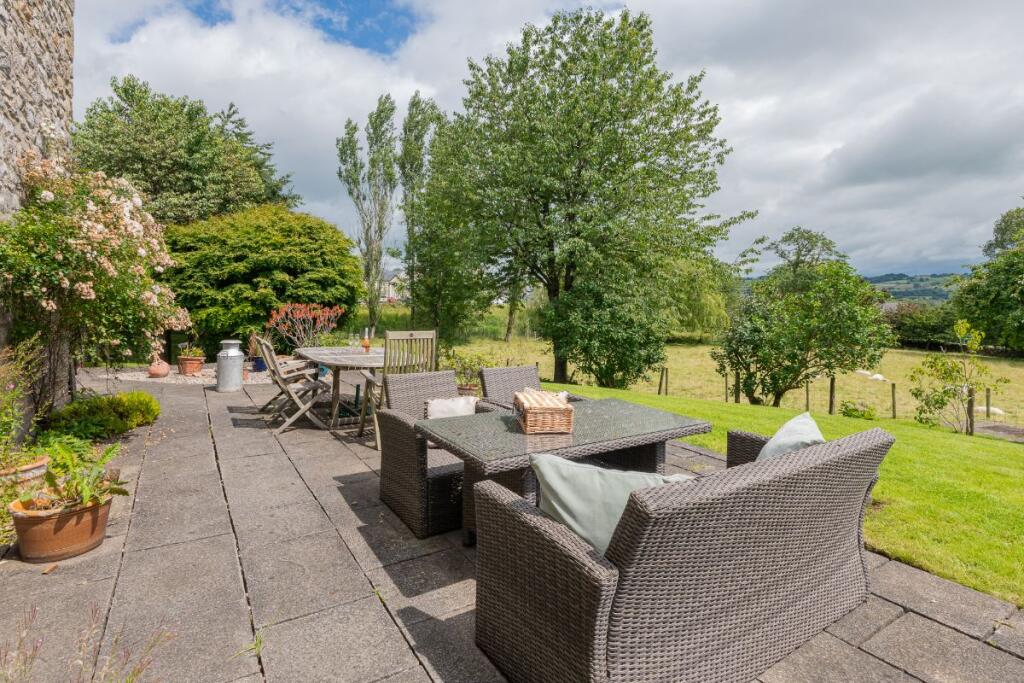 No.15 Helsington Laithes