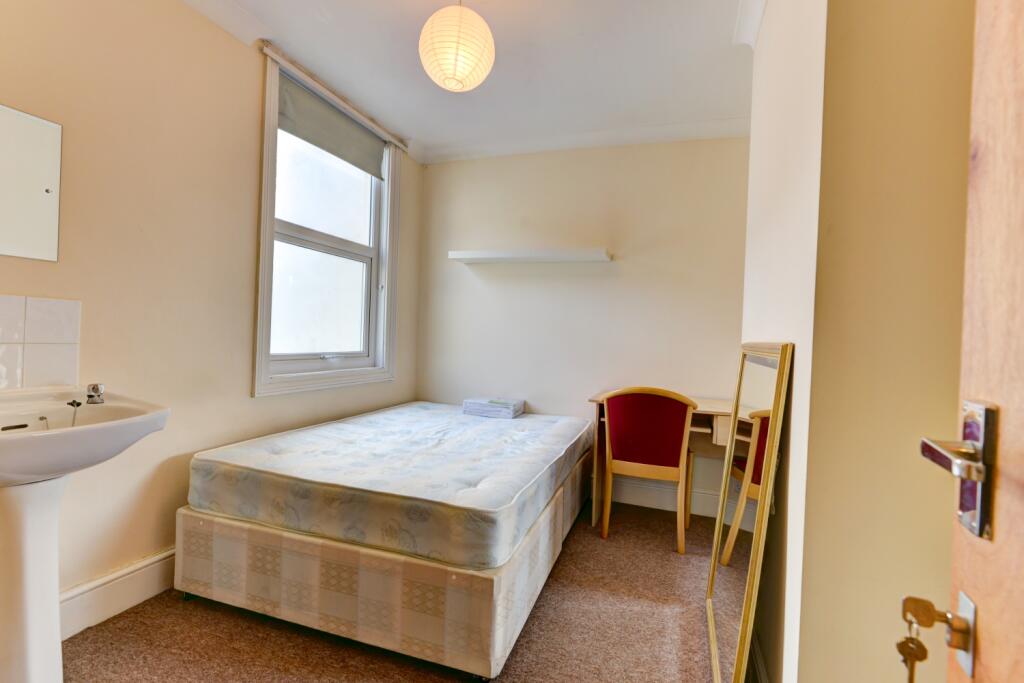 28a Crescent Road Bedroom 2 (2)