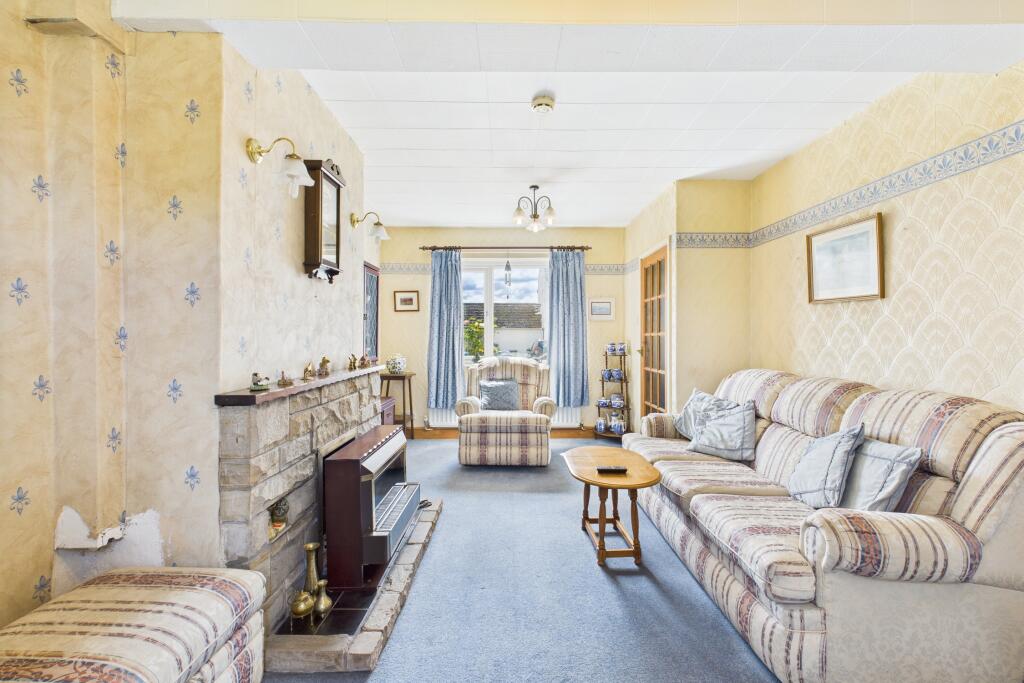 CAM04201G0-PR0096-STILL004