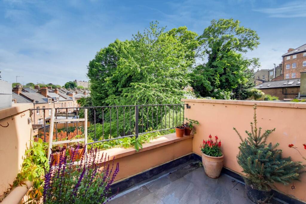 Northwood Road, Highgate, N6