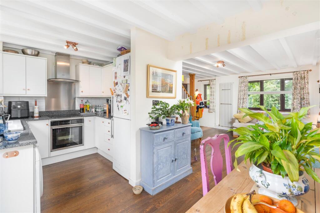 6 Rose Hall Lane, Middleton Cheney-10.jpg