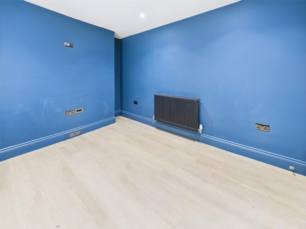 CAM03974G0-PR0143...