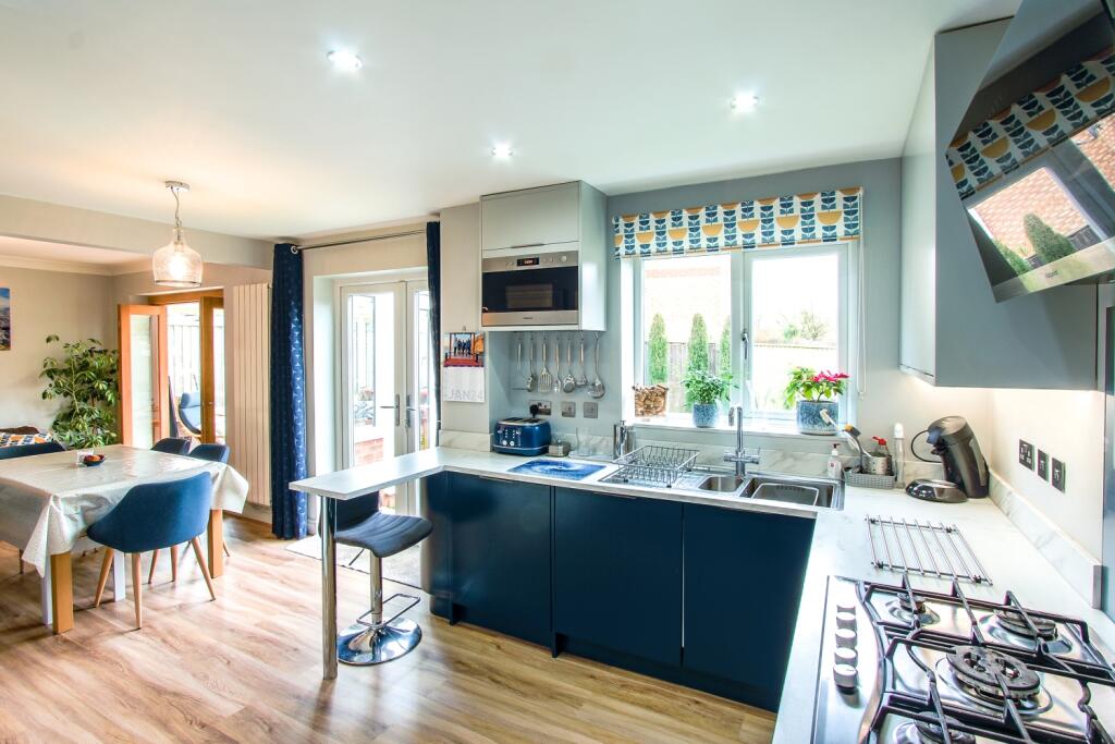 Kitchen Diner 2