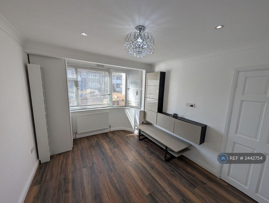 Double Bedroom 4 (Ground Floor)