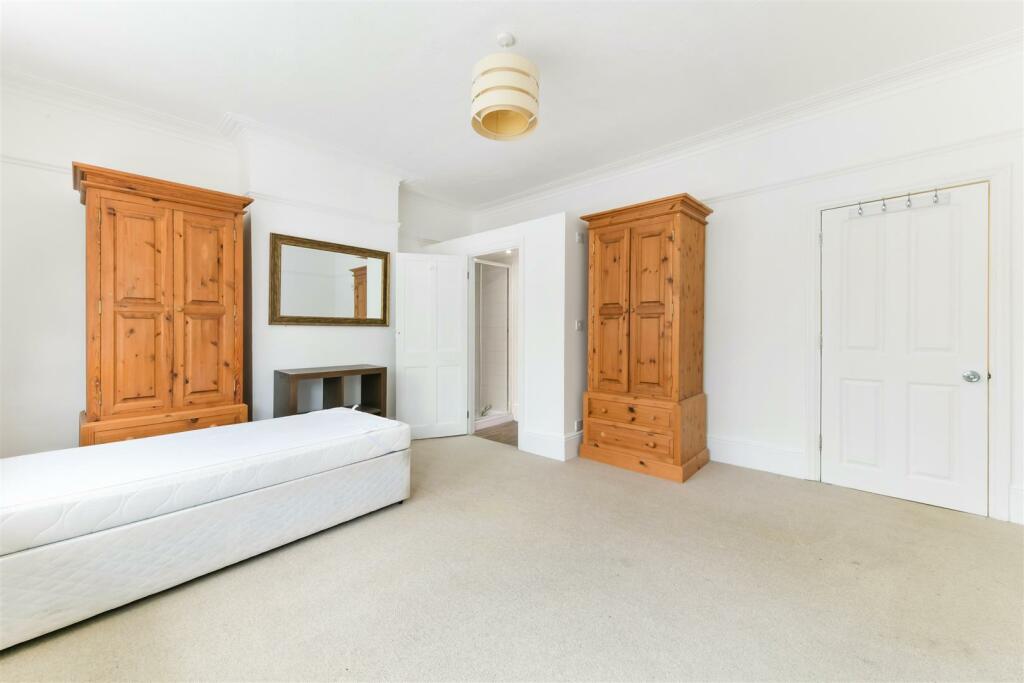 HIGH STREET ROOM 2- (2).jpg