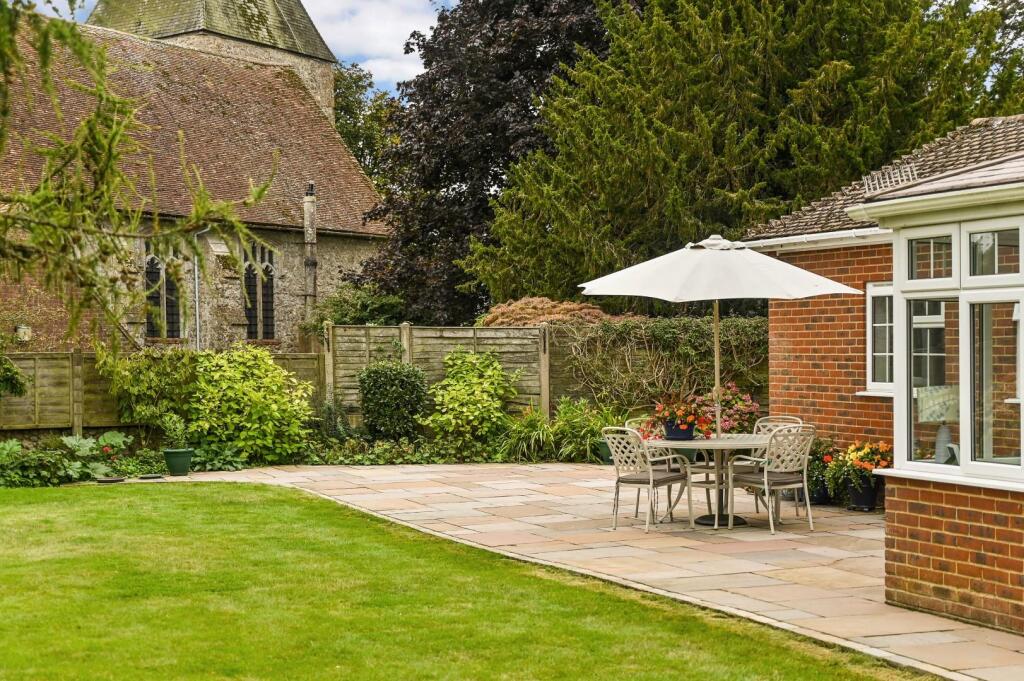 4 Church Close Ph17.jpg