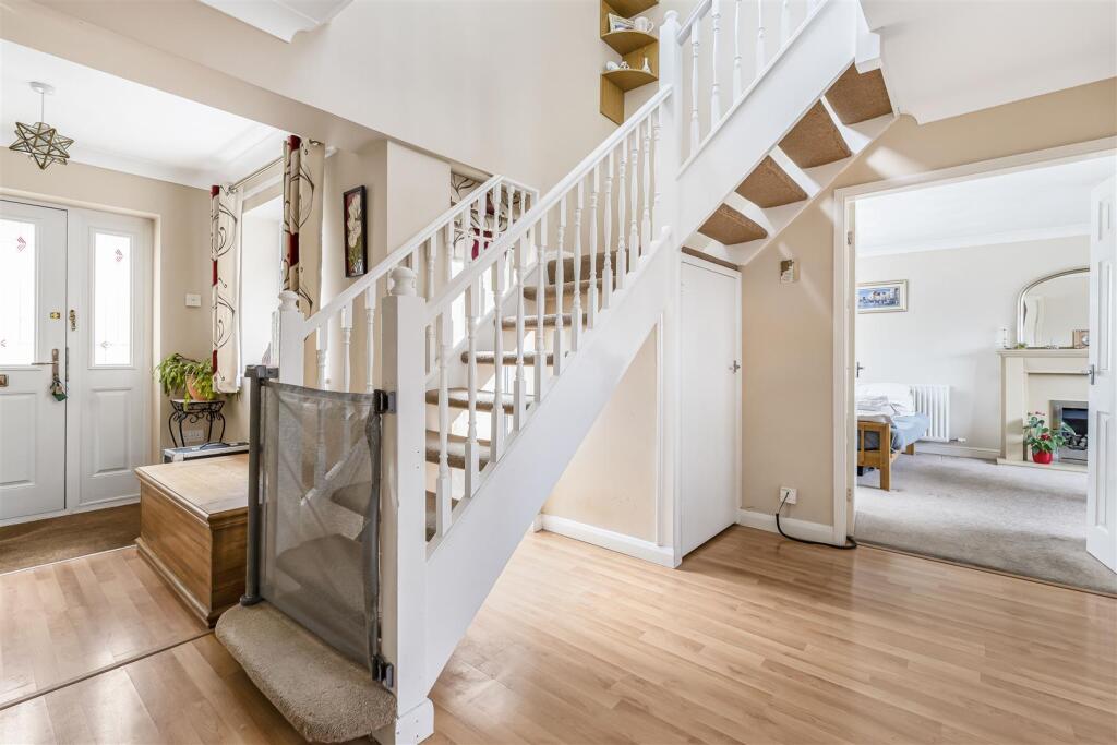 10 Orchard Close