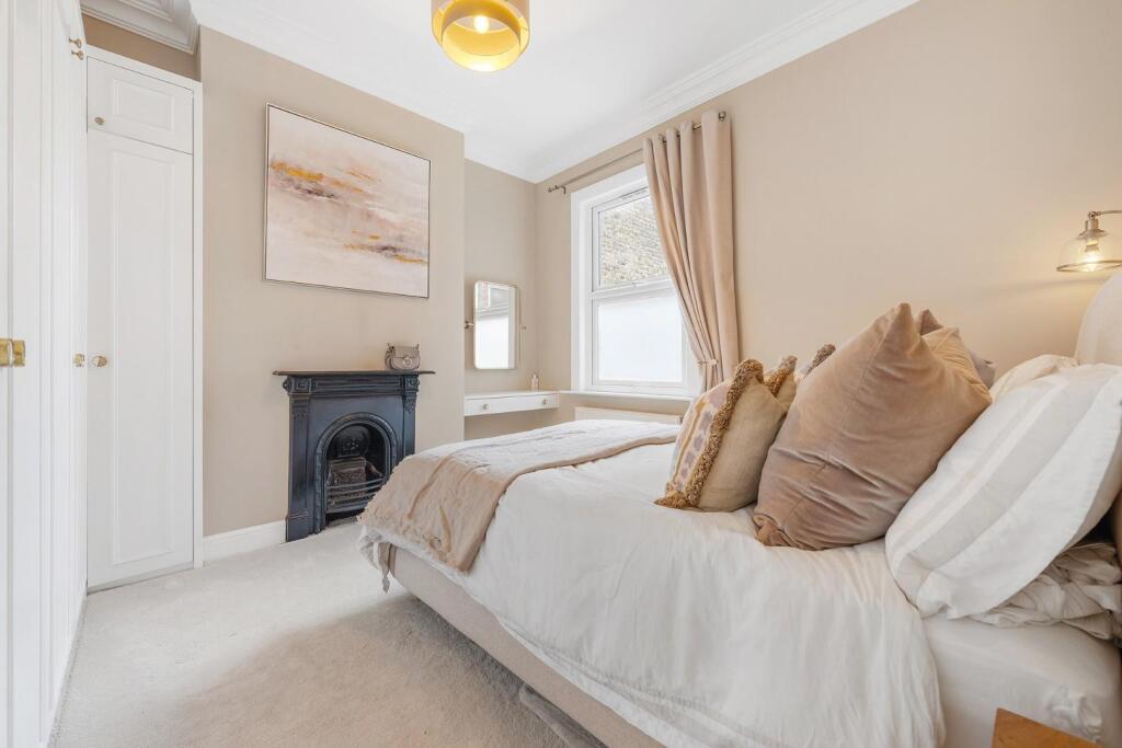 Bedroom 1.JPG